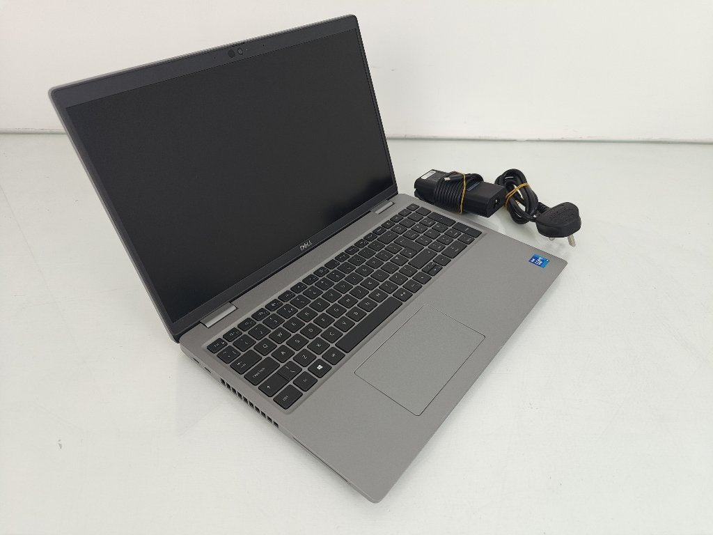 Dell Latitude 5520 15.6-in Laptop Intel Core i7-1185G7 16GB 256GB NVMe Windows