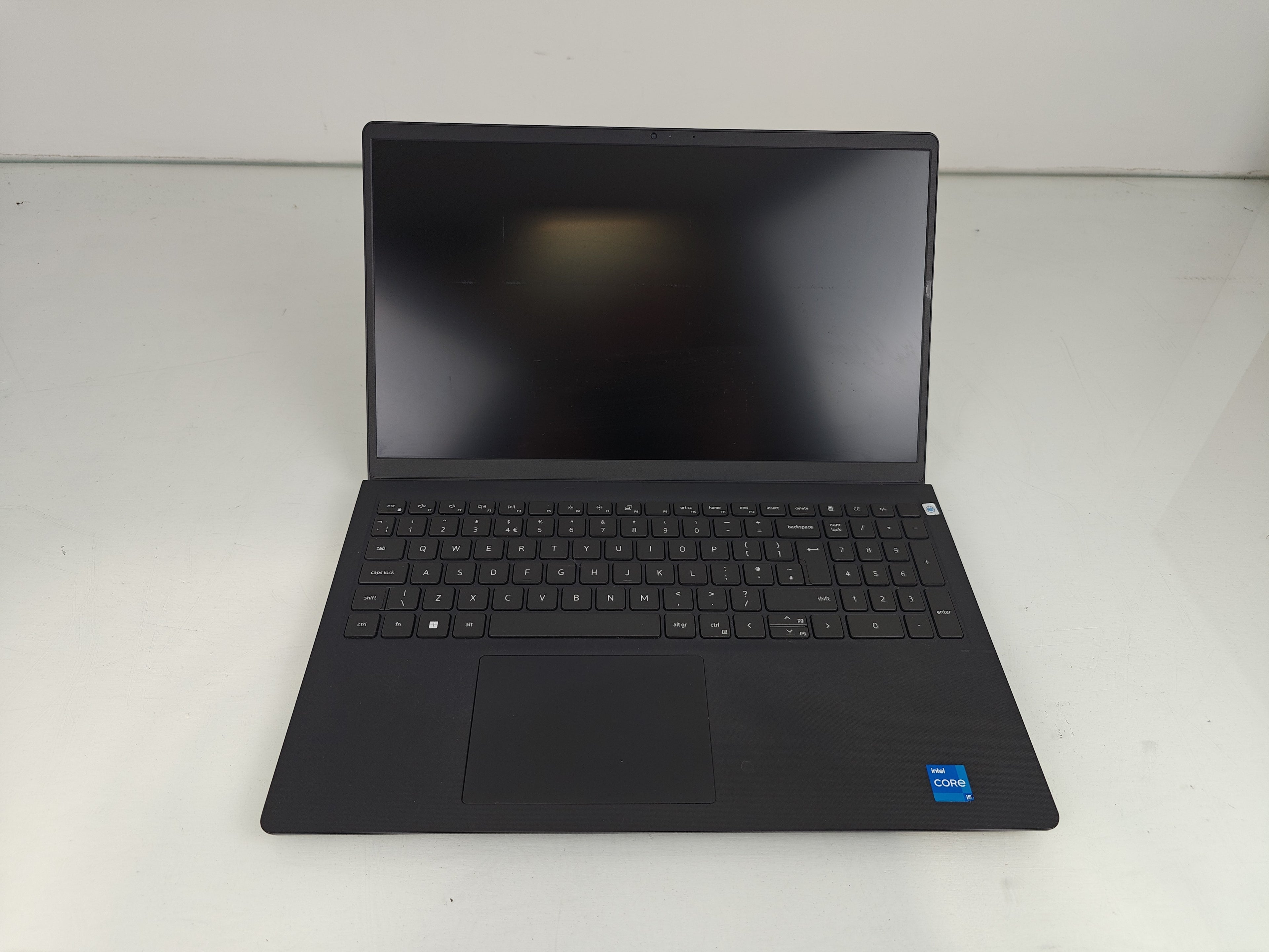 Dell Vostro 3520 15.6-in Laptop Intel Core i5-1235U 8GB 512GB NVMe Windows 11 Pro