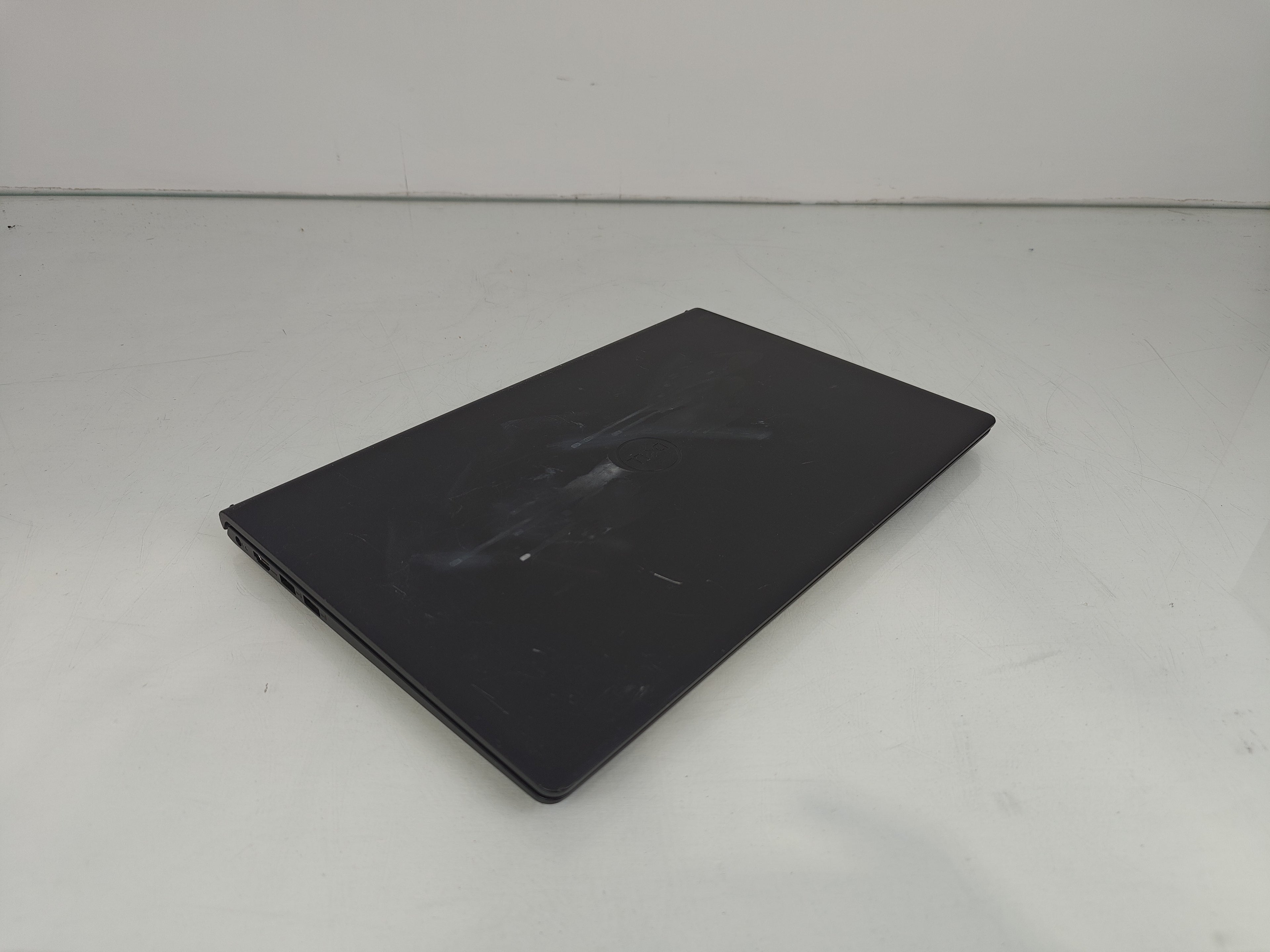 Dell Vostro 3520 15.6-in Laptop Intel Core i5-1235U 8GB 512GB NVMe Windows 11 Pro